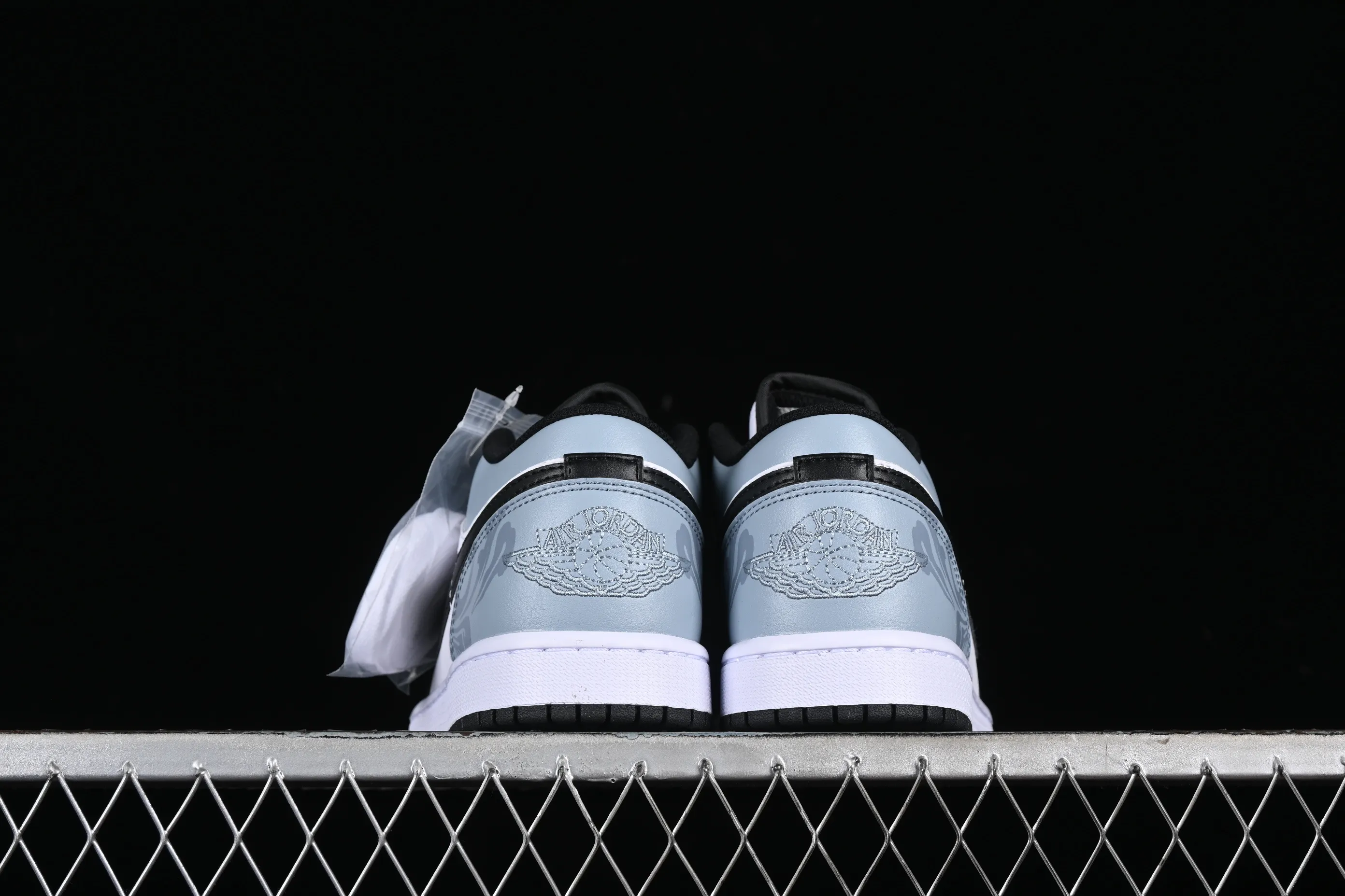 All categories Air Jordan Jordan series basketball shoes Air Jordan 1 Low Cost-effective version Air Jordan 1 Low AJ1 Joe 1 Santimes Laboratory Interstellar Exploration Land of Silence Low-top retro basketball shoes 553558-132
